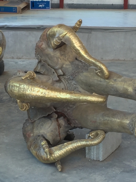 7157 23-3-19 statue