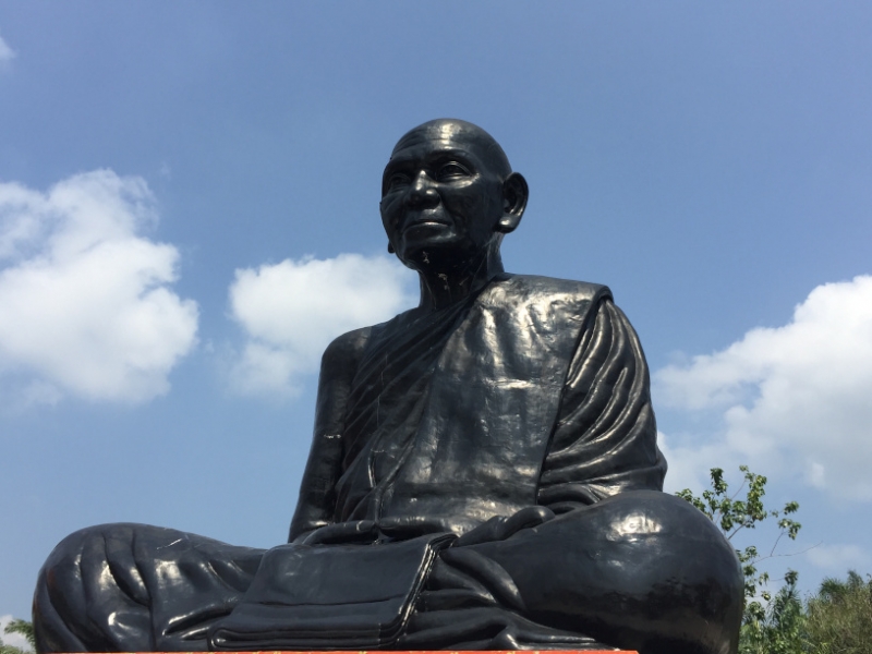 7207 24-3-19 statue