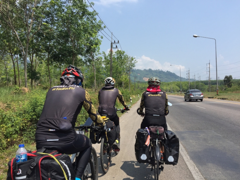 7211 24-3-19 cyclists