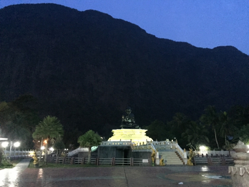 7247 24-3-19 statue