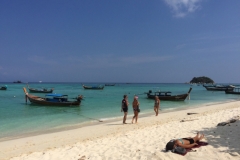 6792 9-3-19 beach
