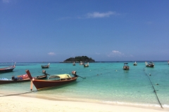 6793 9-3-19 beach