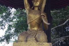 7158 23-3-19 statue