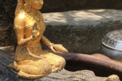 7160 23-3-19 statue