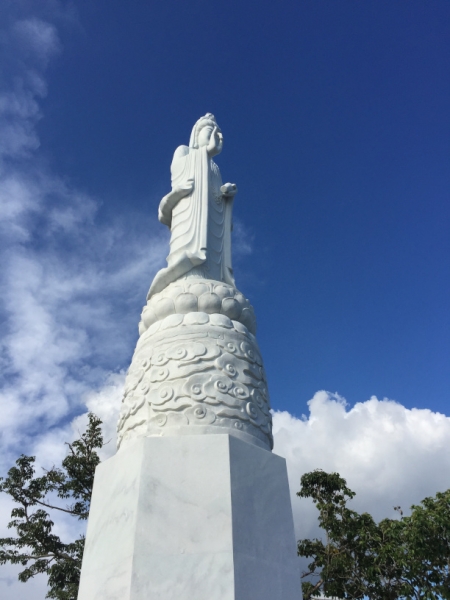 8699  8-6-19 statue
