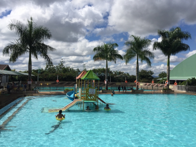 8717  9-6-19 swimming pool