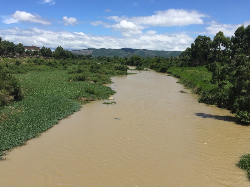 8758  11-6-19 river
