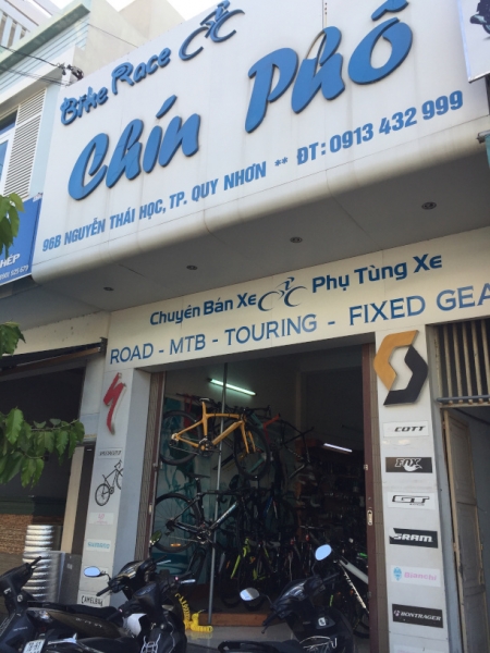 8834  13-6-19 bike shop