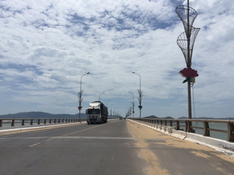 8850  14-6-19 road bridge