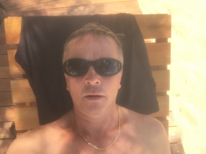 9183 27-6-19 sunbathing