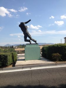 0176-2-9-16-statue-pamplona