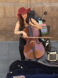 1130-cellist