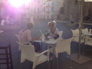 2404-30-10-morning-cafe